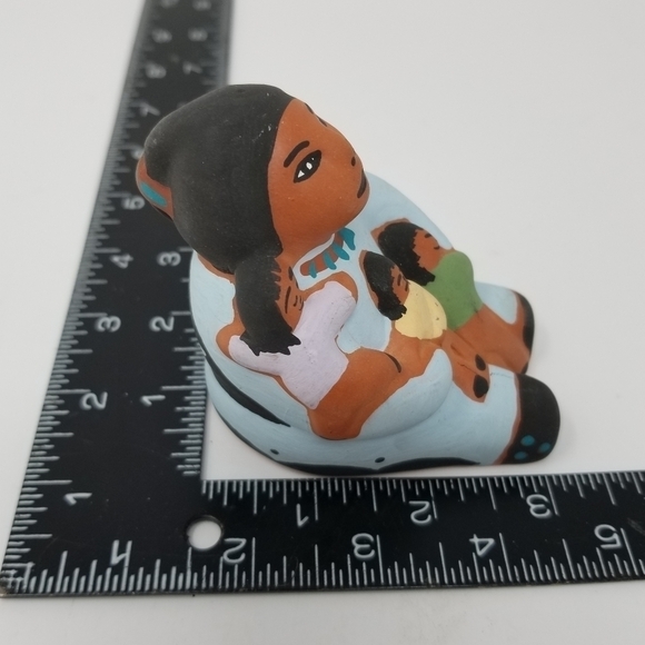 Acoma Storyteller Doll Three Children Native American Pottery Figurine Signed - Picture 10 of 16